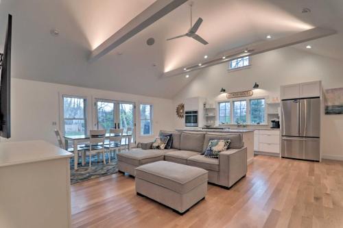 Walk to Beach! Cape Cod Cottage w/Fire Pit in Brewster