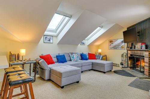 Walk to Mount Snow Resort: Unit w/Pool & Hot Tubs