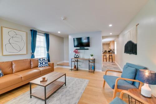 Walk to Parks & Dining: Cozy Canandaigua Home!