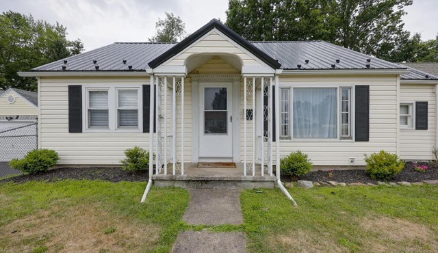 Walk to Parks & Dining: Williamsport Family Home