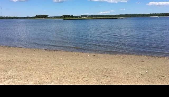 Walk to the beach! Kayaks Beach chairs, cooler use included!