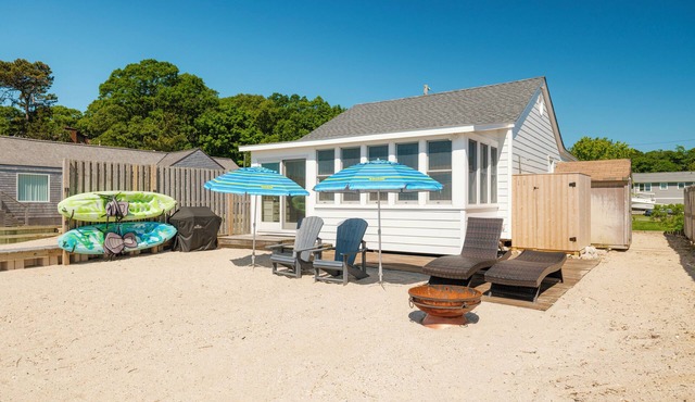 Waterfront 3BR Bungalow with Private Beach Overlooking Peconic Bay