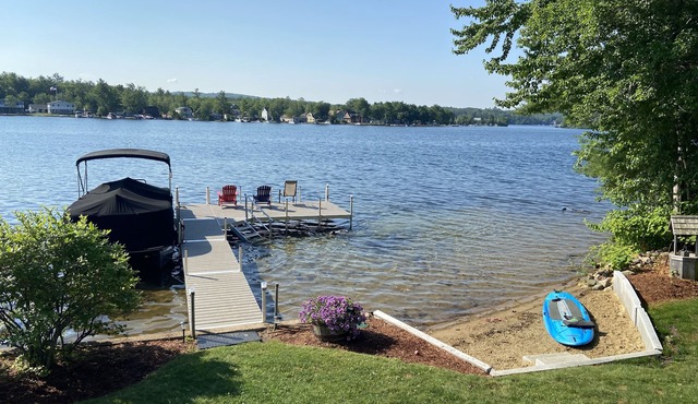 WaterFront family friendly home on Lake Winnisquam!