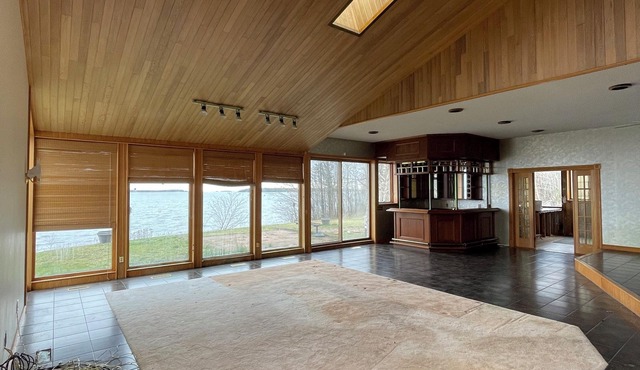 Waterfront house for rent in Algoma Mills on the North Channel of Lake Huron.