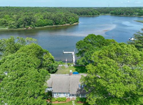 Waterfront Incredible Views and Private Dock