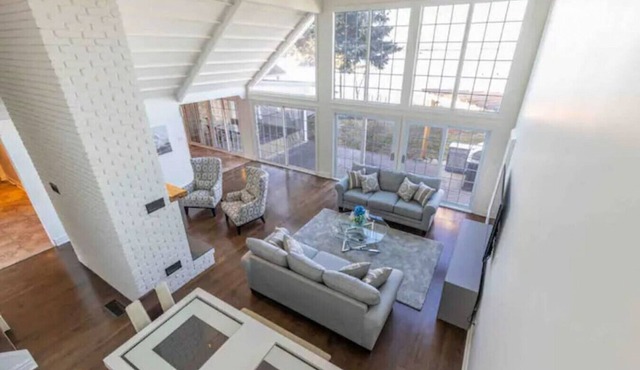 Waterfront Niagara Home w/Hot tub & Fire table