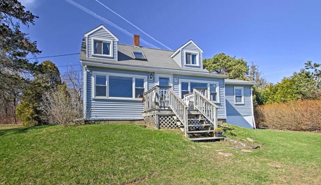 Waterfront Tidal Cove Cottage-Kayak & Views!