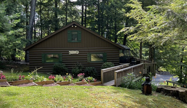 Weekly rental, Sat-Sat Across the street from beach and walking distance to town