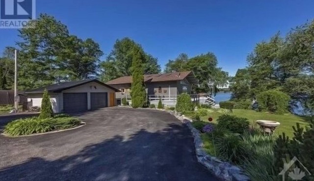 Welcome to our lakefront vacation rental!