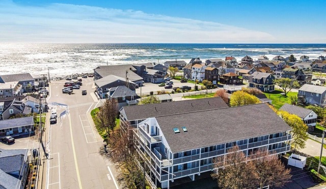 Wells Beach condo just steps from the ocean.