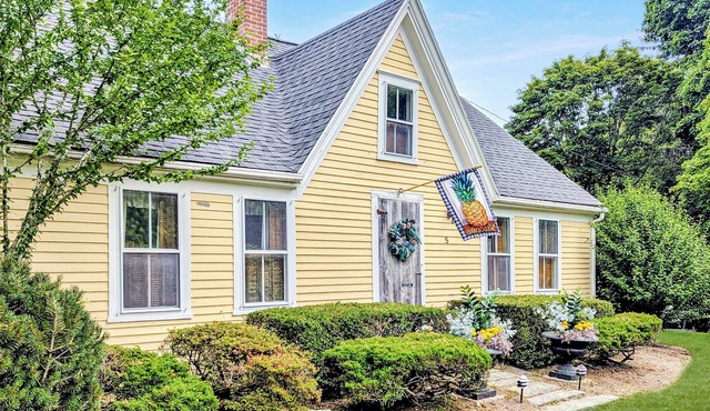 West Falmouth-3 Bd, close to Shining Sea Bikeway, pet friendly!