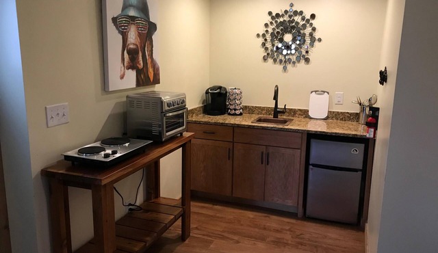 Whisper Creek Lodge! Lower Level Suite! in Howardsville