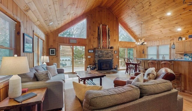 Winhall Woodland House | Winhall Home w/large deck - near Stratton & Bromley