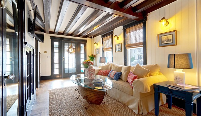 WINTER RENTAL Private Roof Deck! Pets Welcome . Walk to Beach & Asbury!