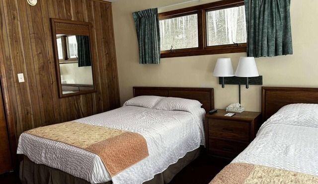 Wonderful 1-bedroom hotel room in charming Hamilton - #326 Taylor