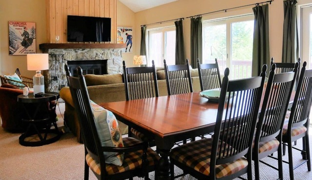Wonderful space in this large, 3-Level Townhouse at Bromley's Ridges