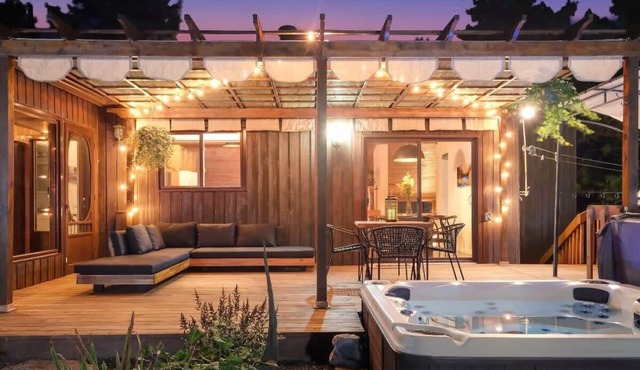 Xanadu - Zen waterfront retreat on Upper Rideau