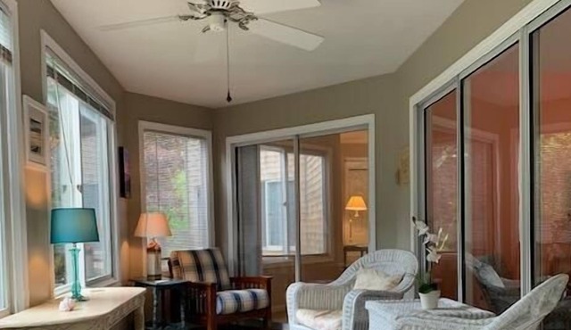 Y103 - WR Fully furnished Condo just a mile or so away from I95