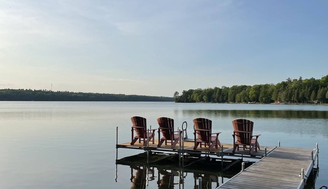 Yellow Cottage Sandy Lake Buckhorn. Beautiful turquoise water, water equipment.