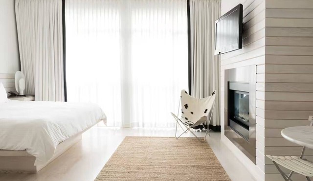 Your Relaxing Getaway: Spacious & Well-Appointed Rooms Ideal for Couple Stay