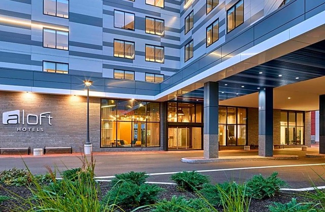 3-Star Hotel ∙ Aloft Portland Maine
