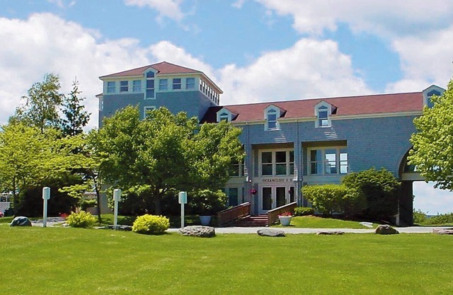 Beautiful 2 bedroom unit at resort, sleeps 6