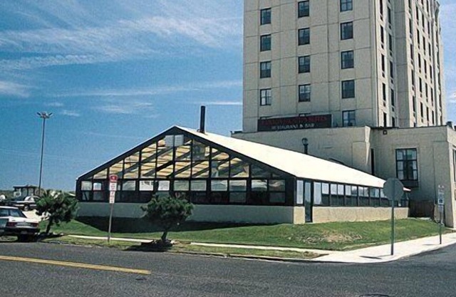 Beautiful studio unit at resort, sleeps 4 in Brigantine