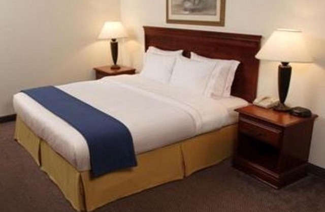 Holiday Inn Express Suites Montgomery Ihg Hotel 