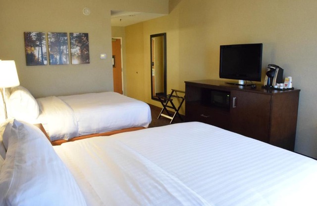 Holiday Inn Express Hotel Islands Ihg 
