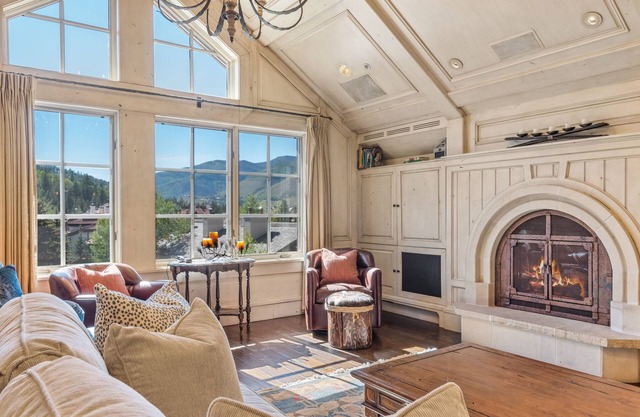 One Willow Bridge Road - 4 Bedroom Penthouse in Vail