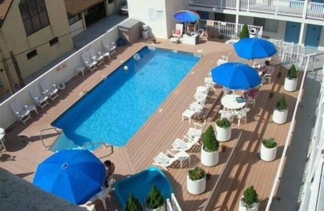 POOL/1 BLOCK FROM BEACH/Internet, Central Air, Elevator, Well Equipped kitchen