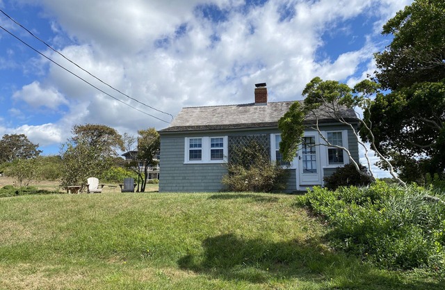 Sakonnet Point Water Cottage Beach 