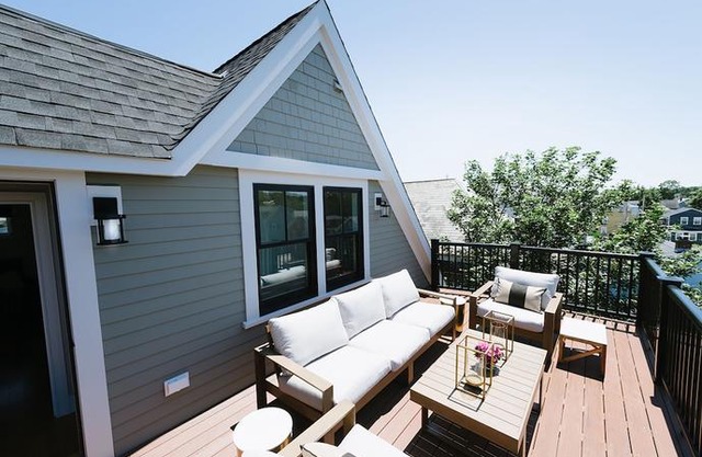 The Newport Lofts - 595 Thames Street