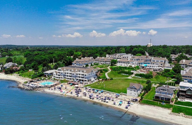 Water Edge Resort 