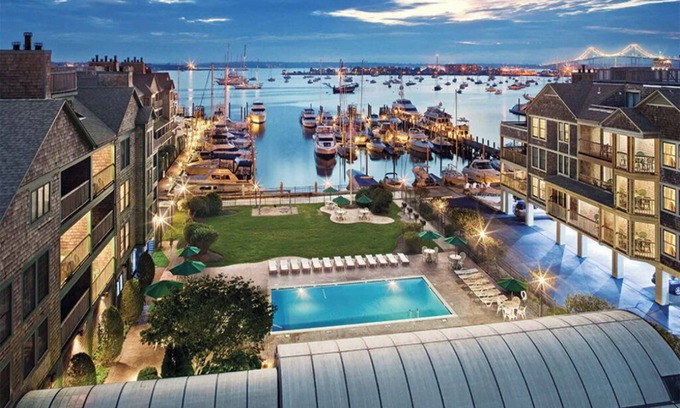 Yachting Village Condo | 3 Bedroom Condo, Sleeps 8, Kitchen, Downtown Newport, Onshore Resort!