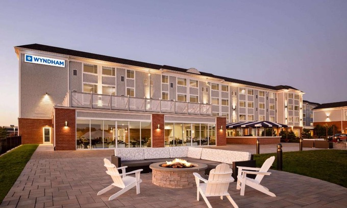 Newport East Hotel | 65 m² Hotel ∙ 127 guests