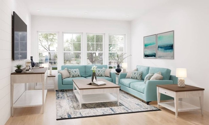 Top of the Hill Apartment | Grand Suite King Bed