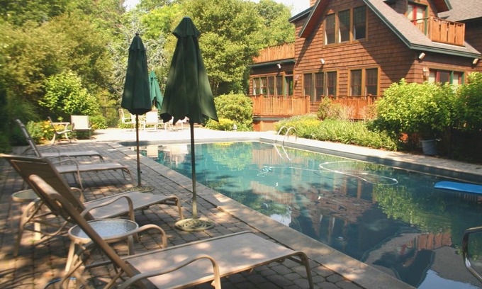 Jamestown Resort | Private room ∙ 3 guests