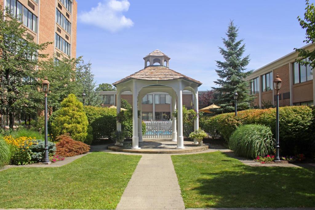 Danbury Hotel | Ethan Allen Hotel