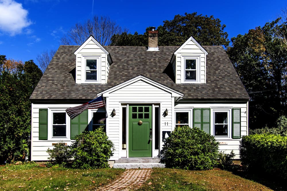Kittery House | Bright, Open Maine Seacoast Cape Cottage - Close to Everything!