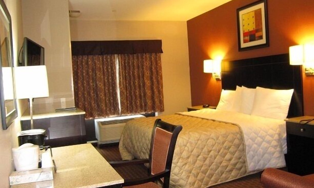 Monmouth Junction Hotel | Red Carpet Inn And Suites Monmouth Jtc