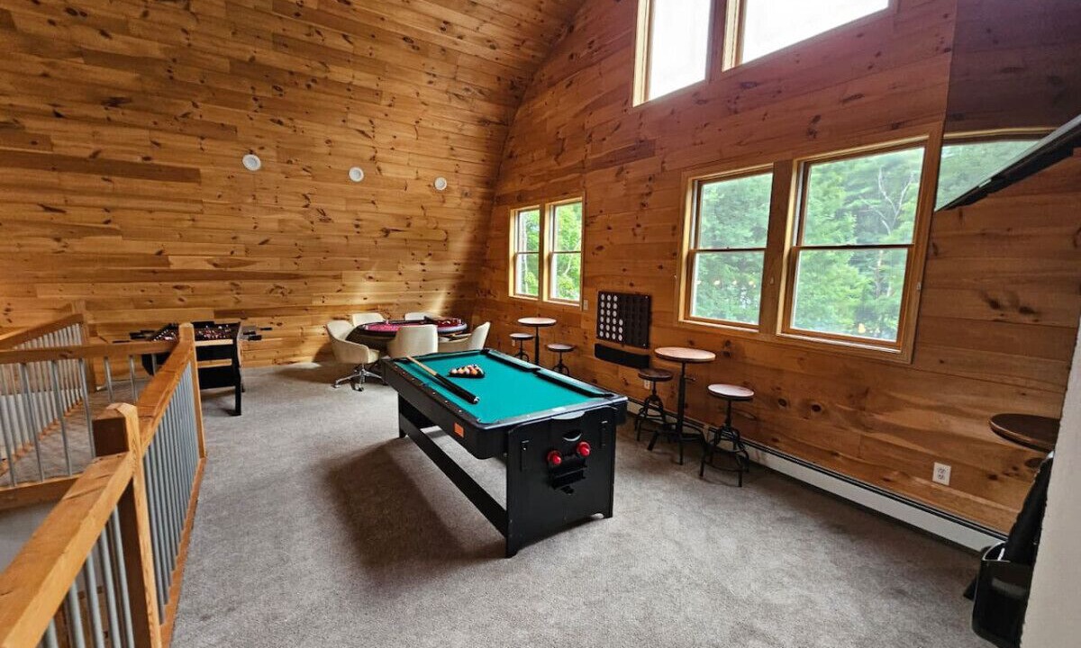 Tamworth House | NEW! Relax&Play: HotTub/FirePit/Game Room Paradise