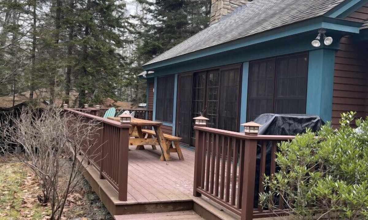 Bayville House | Topside by Sea Maine