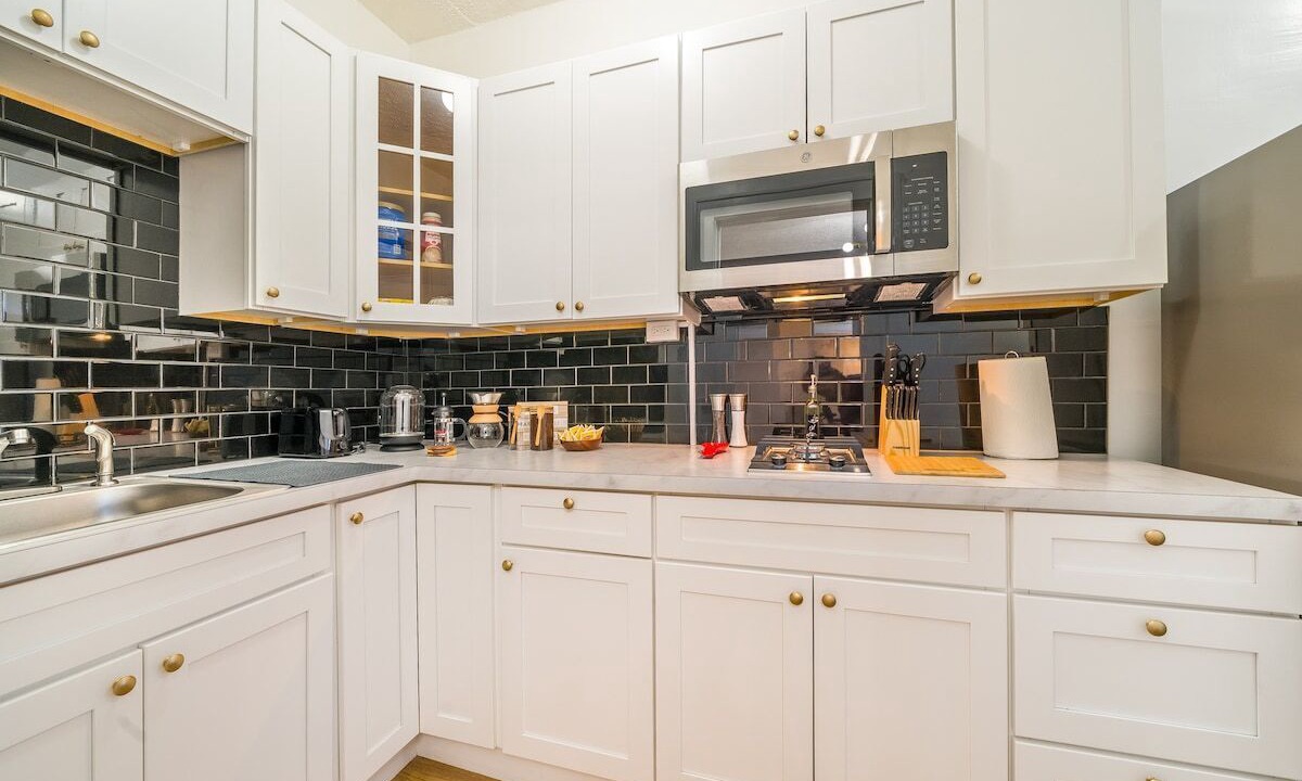 East Avenue Apartment | This apartment is a 1 bedroom(s), 1 bathrooms, located in Rochester, NY.