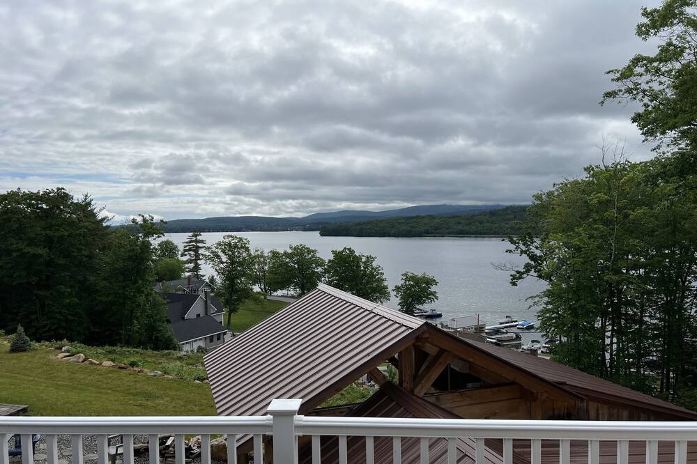 Lochmere House | estate living , property is on a compound water access to swim, kayak , fish etc