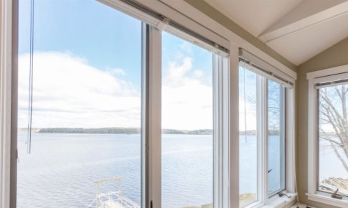 Westport House | BELLA VISTA WATERFRONT | 3 Bed, 2 Bath