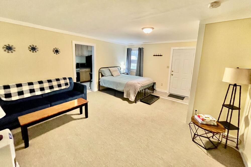 East Haven  Rutland County Apartment | Stay in style near Killington ski resort