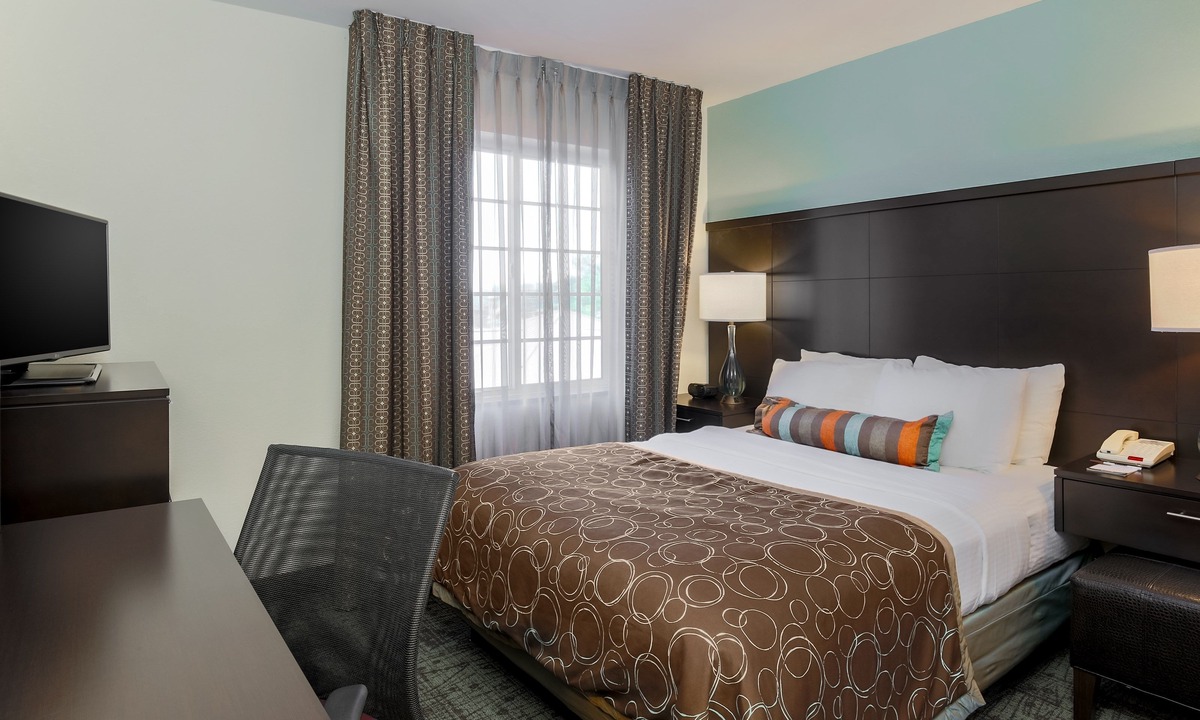 Mount Laurel Condo | Great Location + Drive to City Center Philadelphia | 24 Hour Business Center + Fitness Center