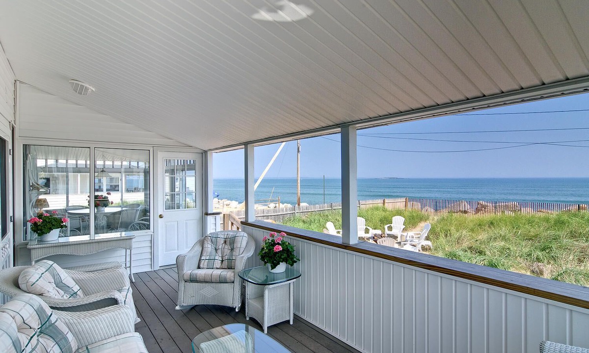 Camp Ellis House | Oceanfront 6 BR/3 Bath house in Ferry Beach