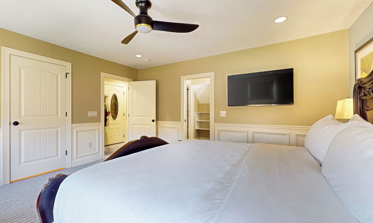 Holyoke Condo | Steps to Holyoke Medical Center! Remote-Work Hub